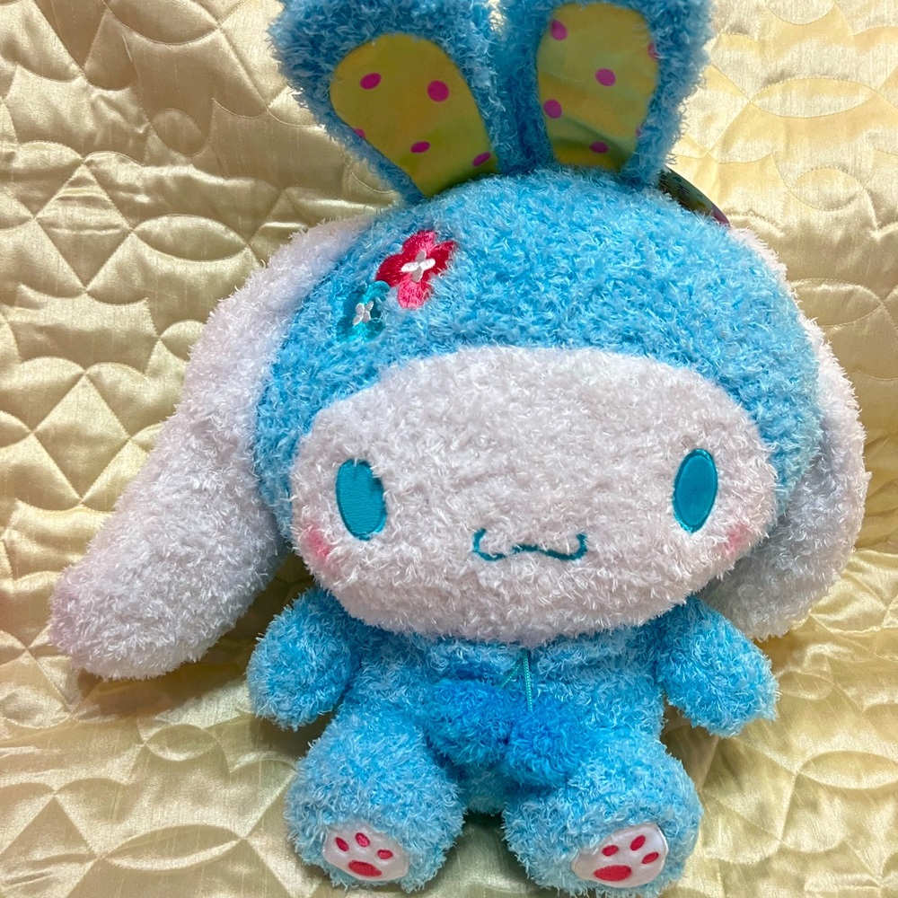 Hello Kitty Cinnamon Roll Sanrio Limited Edition NWT Flower Crown Plush 16”